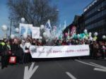 Lohngleichheit jetzt! Frauen fordern in Bern konsequente Umsetzung
